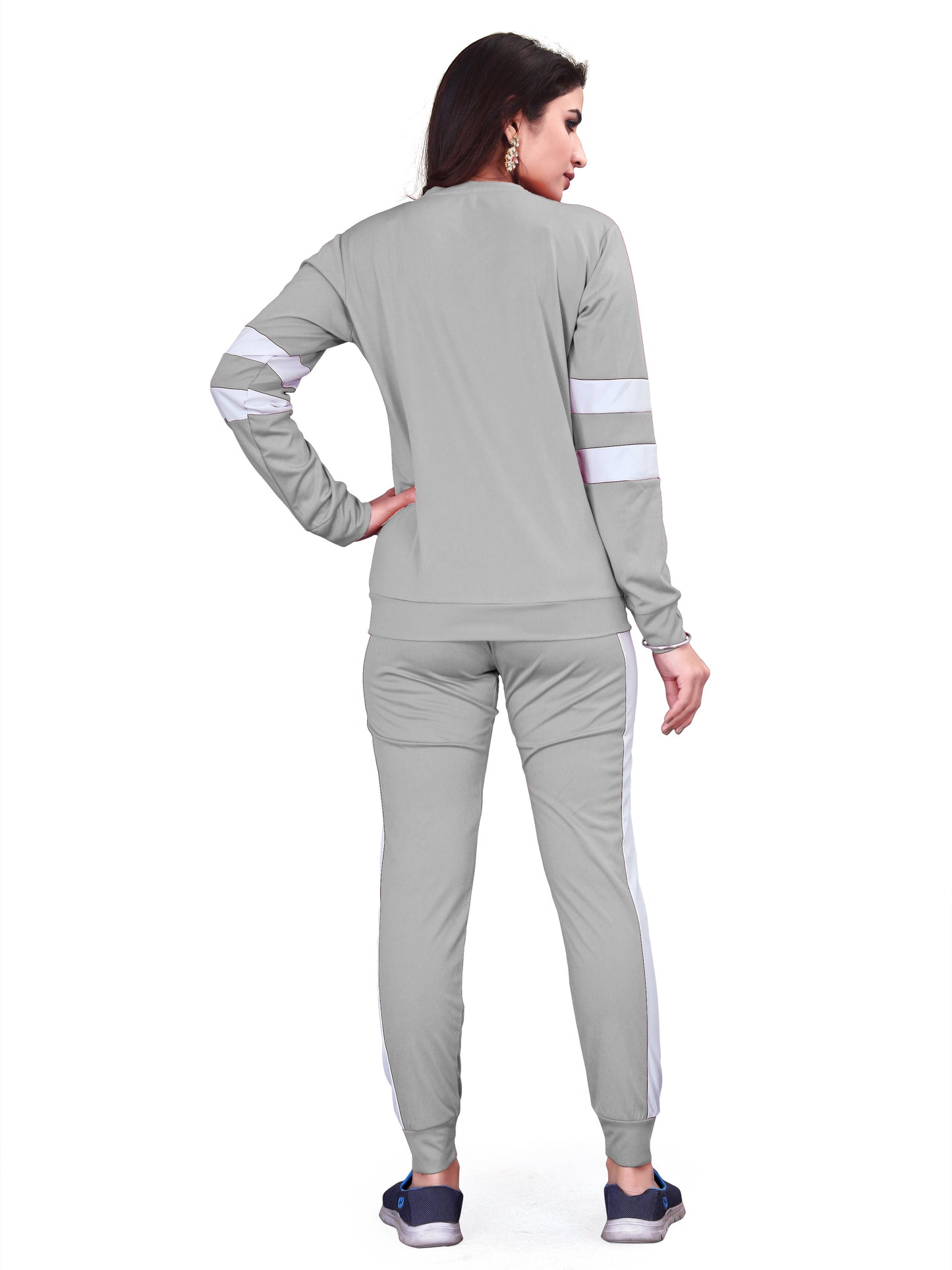 DB Women's Grey Tracksuit: Elevate Your Active Style with Comfort and Sophistication!