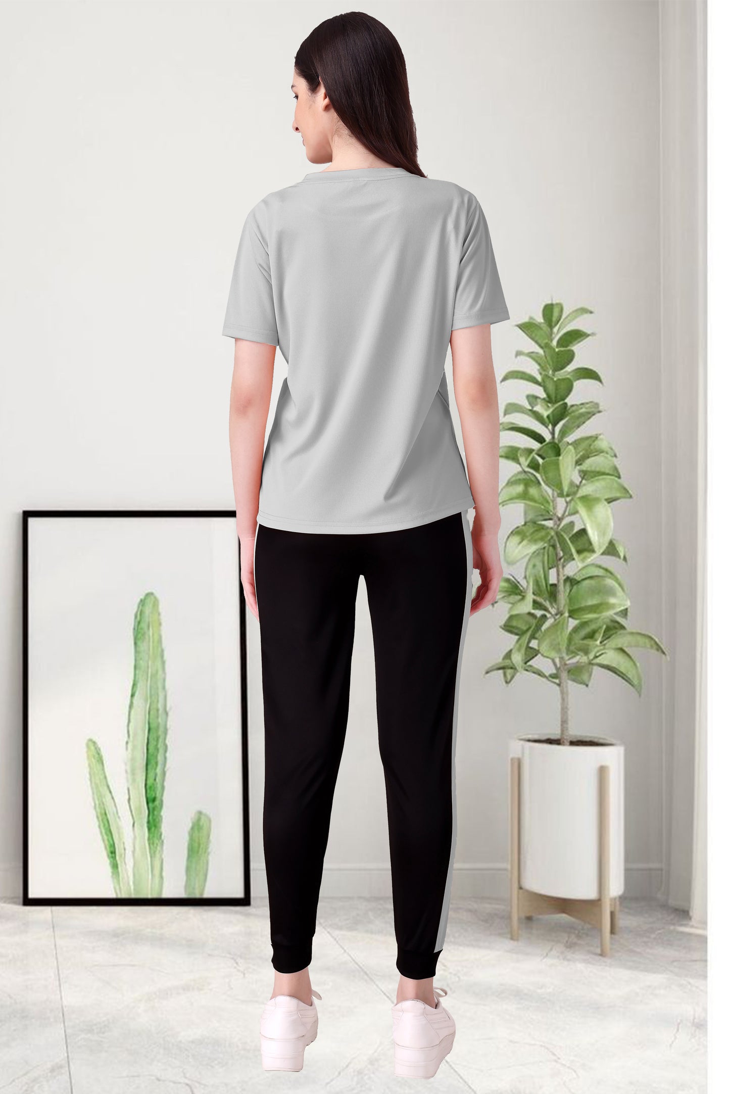 Queen Grey Tracksuit for Women | Sleek & Sophisticated Activewear in Modern Grey