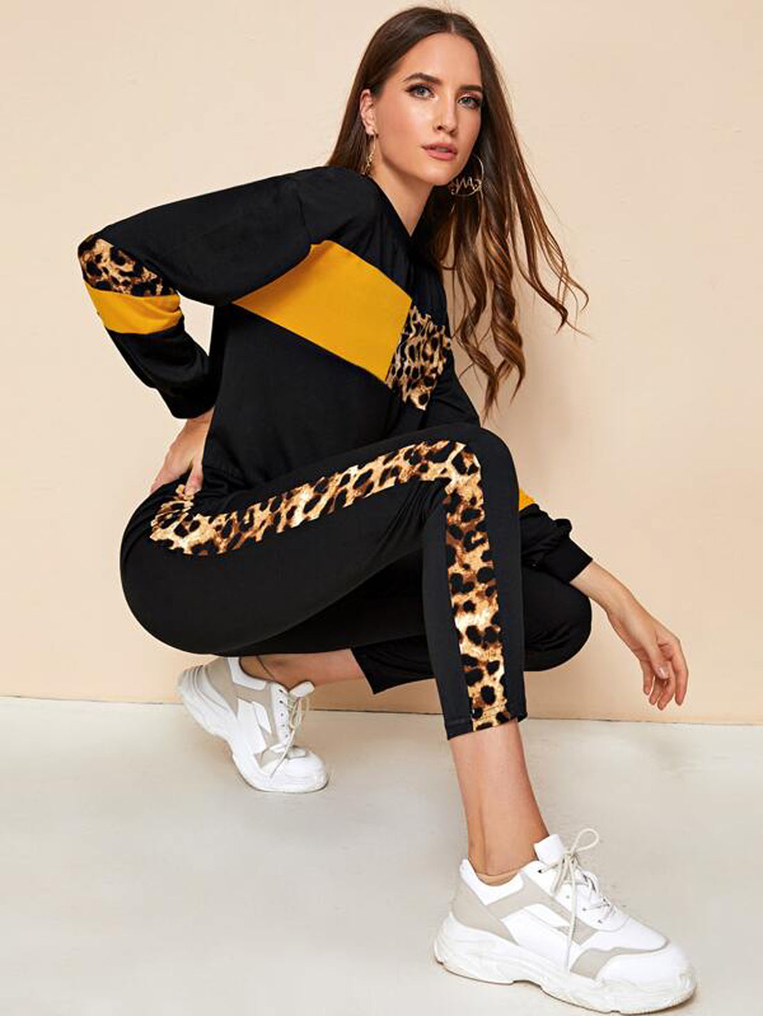 Roar in Style: Women's Animal Yellow Box Tracksuit - Stand Out with Comfort and Fashion!