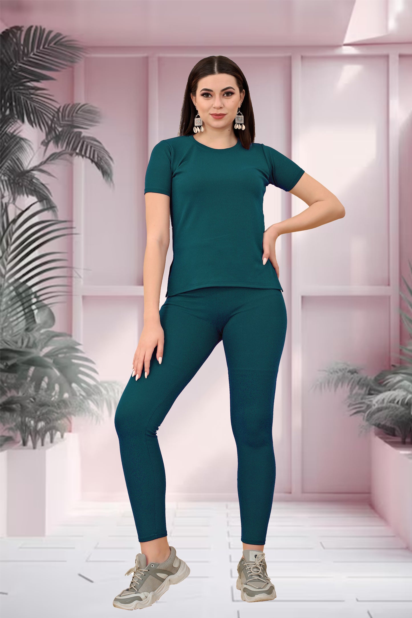 Stylishly Sporty: Mario Dark Green Women's Tracksuit - Elevate Your Active Wardrobe!