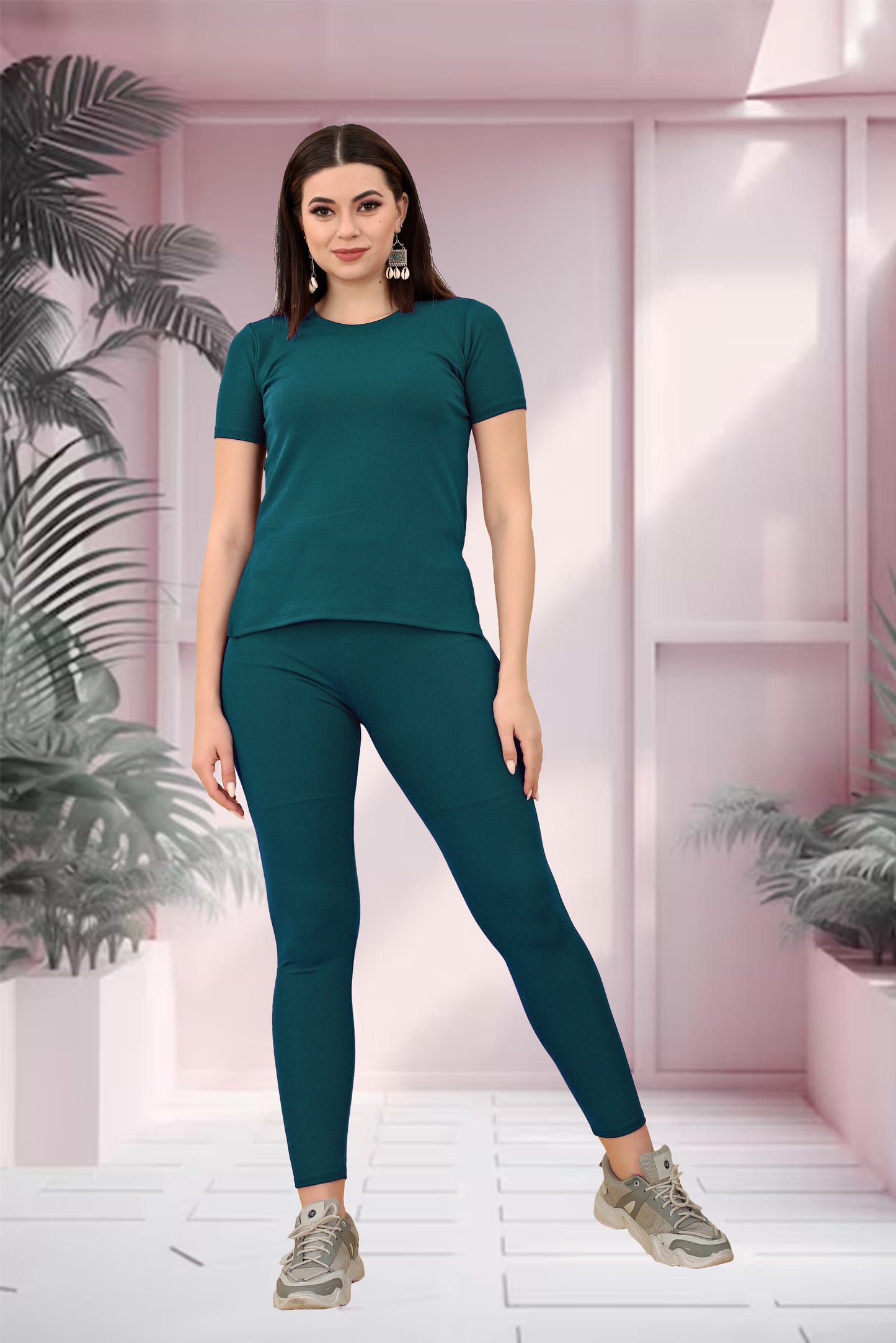 Stylishly Sporty: Mario Dark Green Women's Tracksuit - Elevate Your Active Wardrobe!