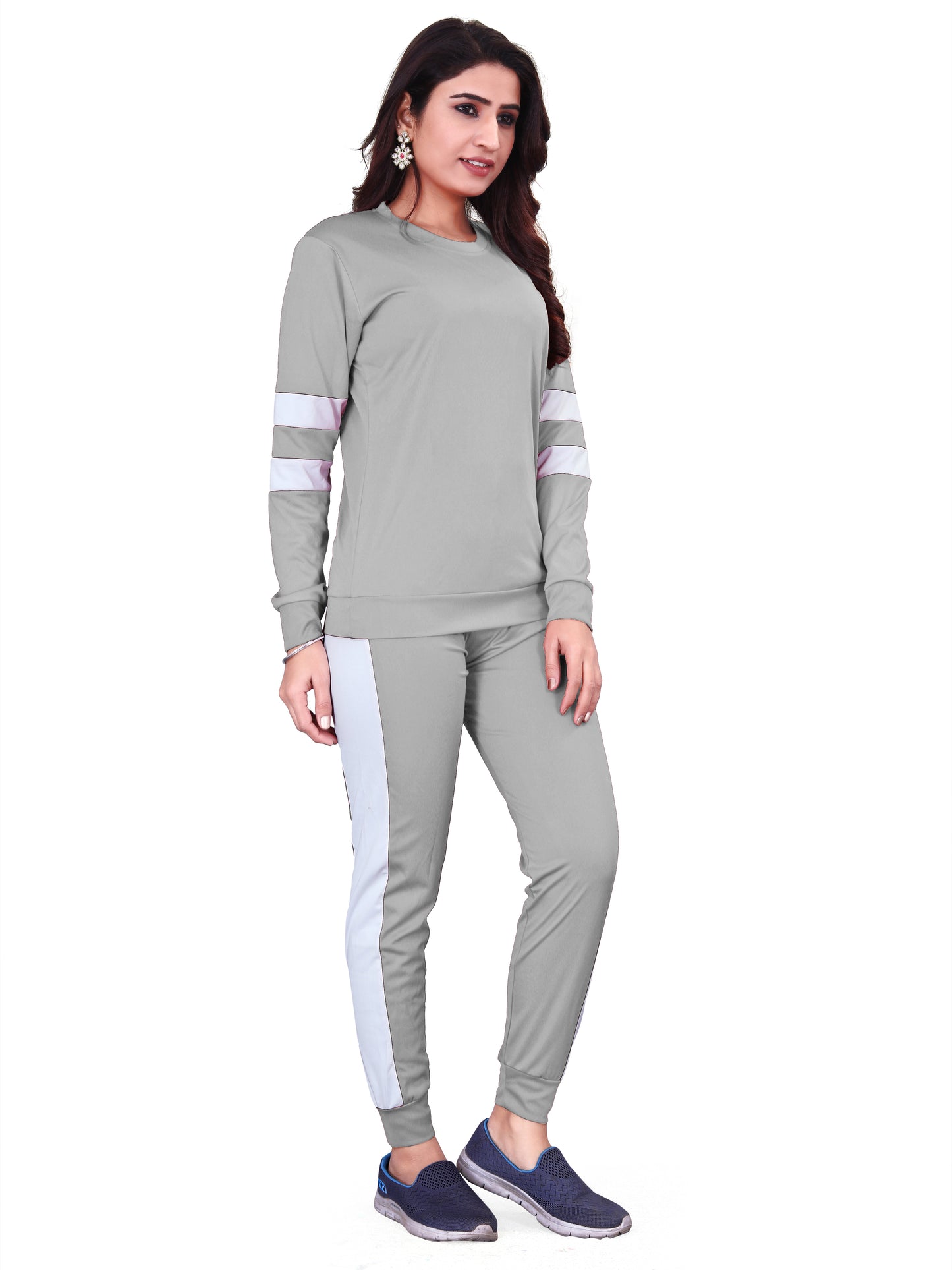 DB Women's Grey Tracksuit: Elevate Your Active Style with Comfort and Sophistication!