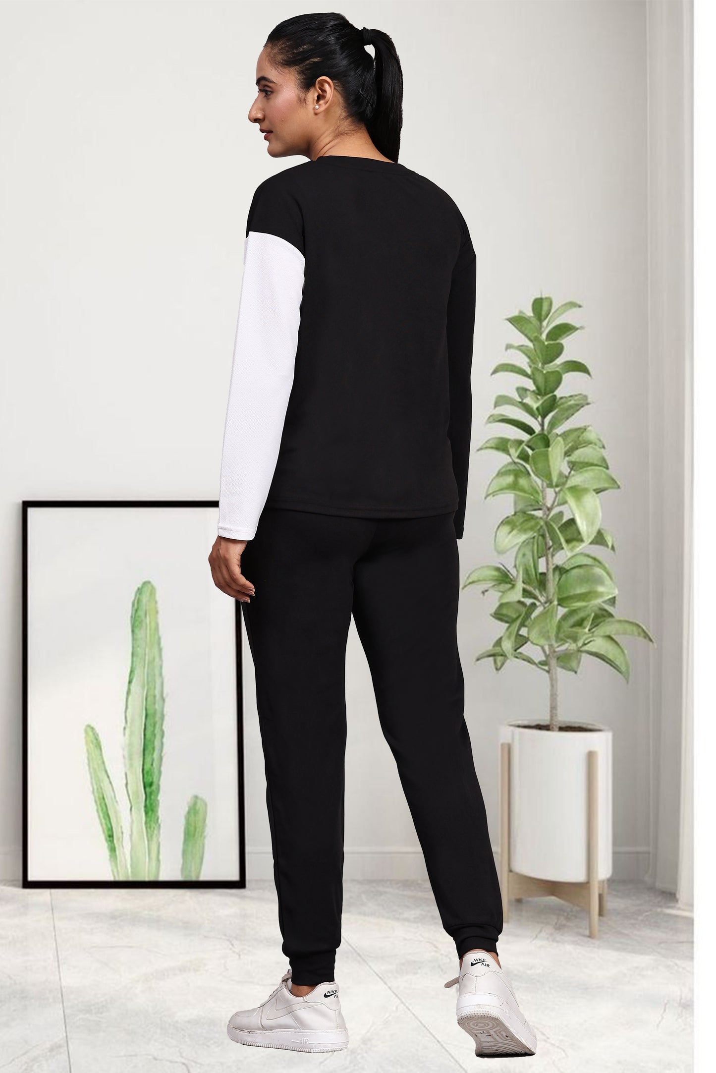 V Cut Black Tracksuit for Women | Sleek & Modern Activewear with Stylish Detailing