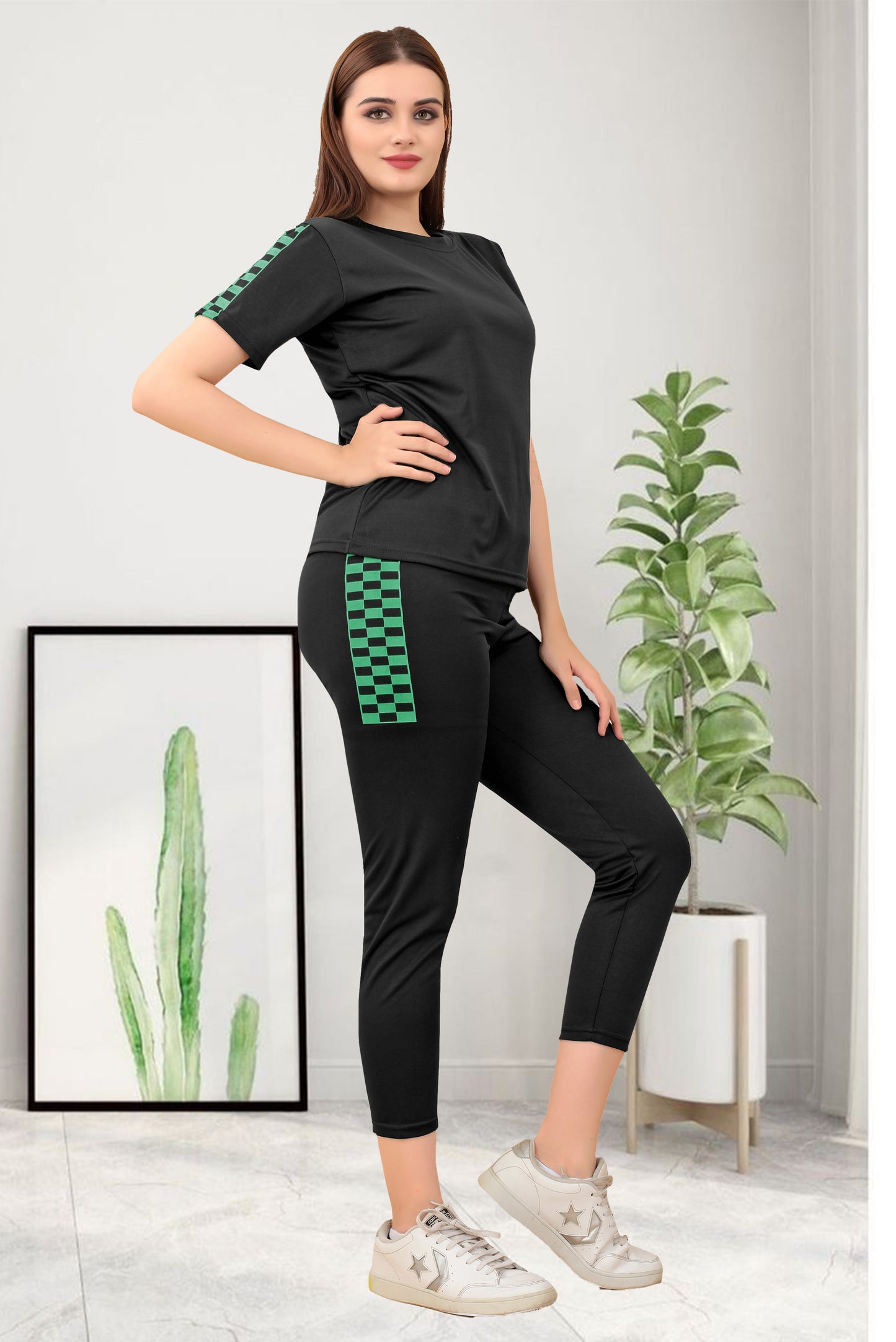Chic and Sleek: TS Half Check Women's Black Tracksuit – Elevate Your Active Style!