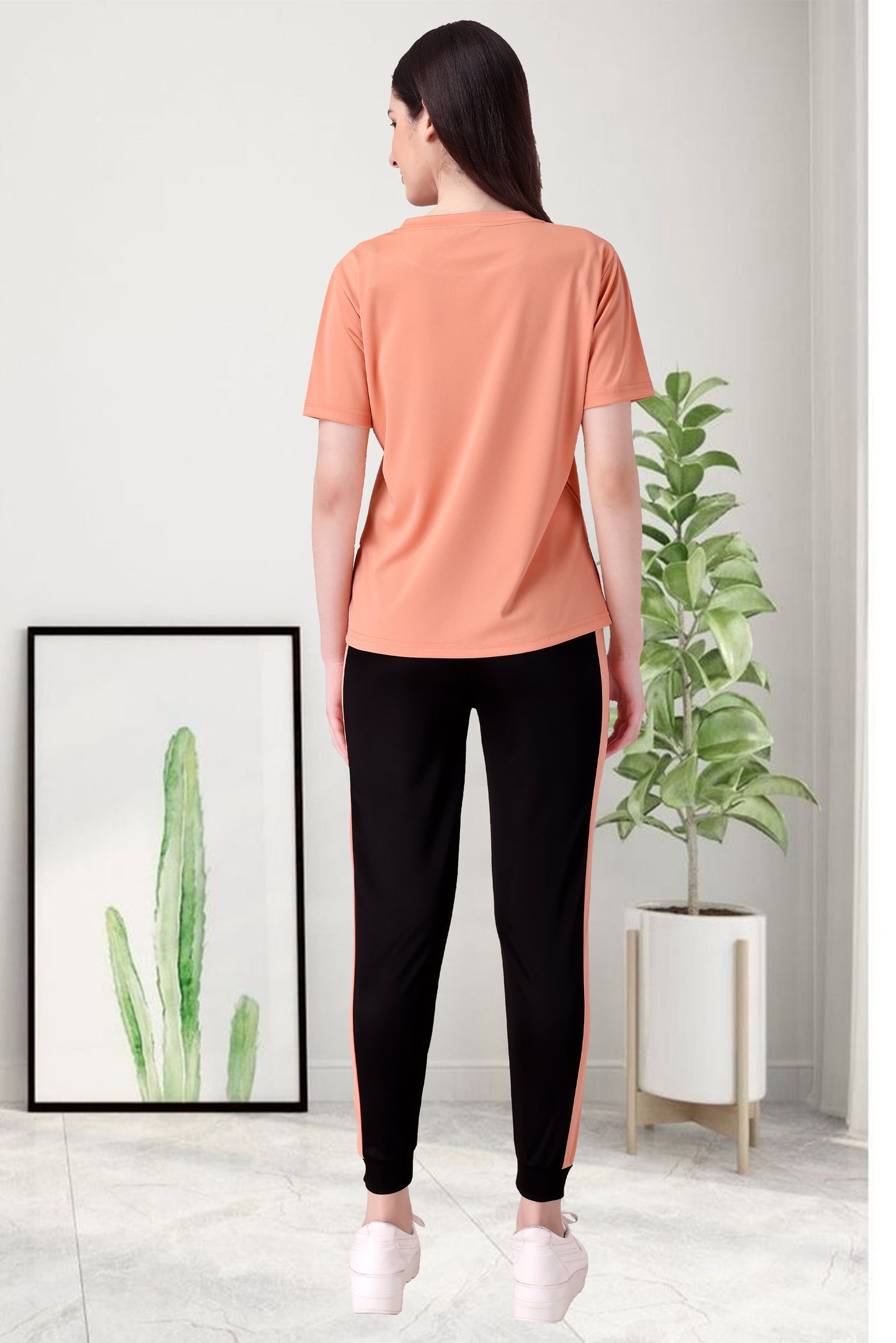 Queen Pink Tracksuit for Women | Chic & Stylish Activewear in Elegant Pink